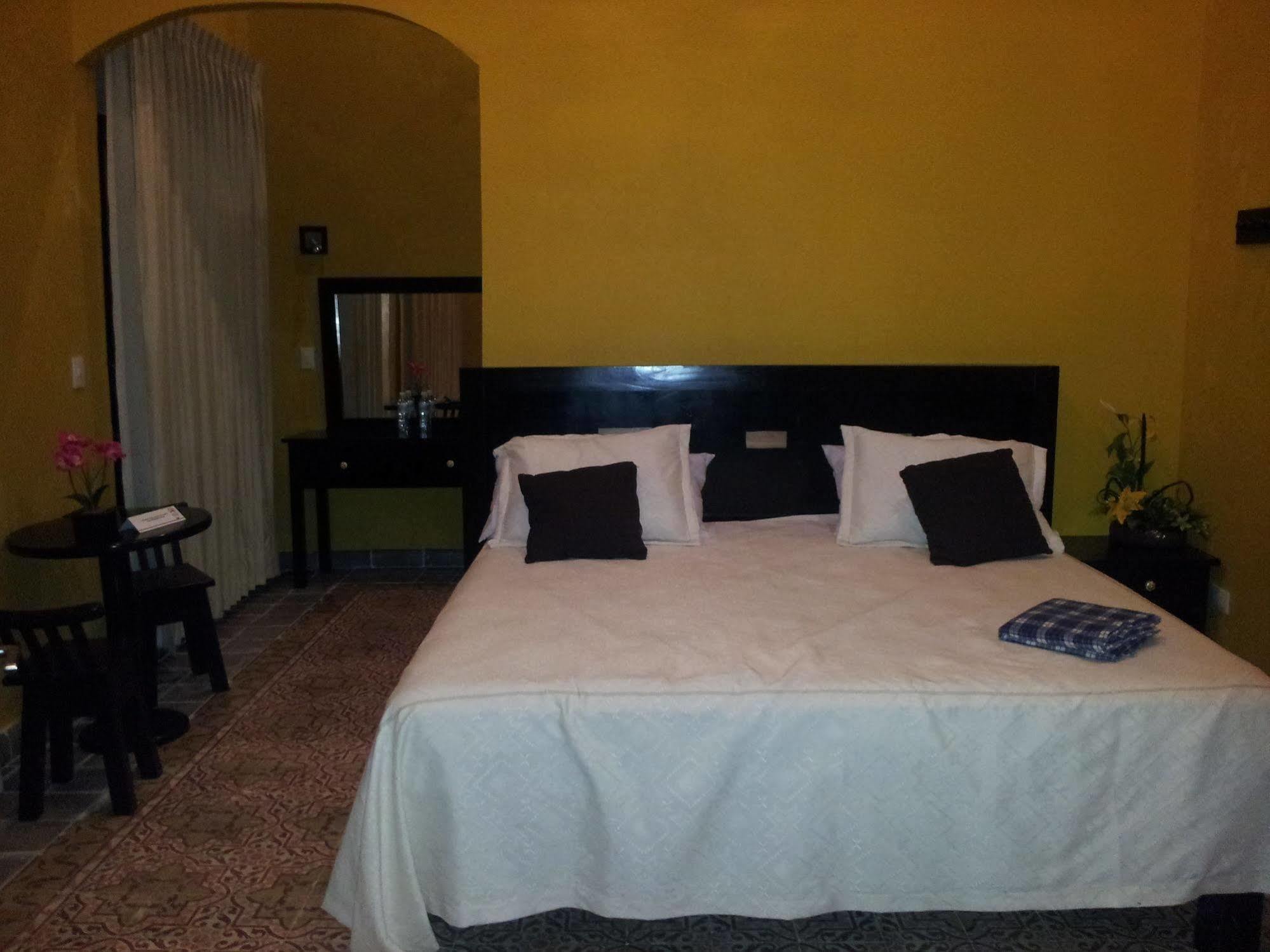 Hotel Catedral Campeche Exteriör bild